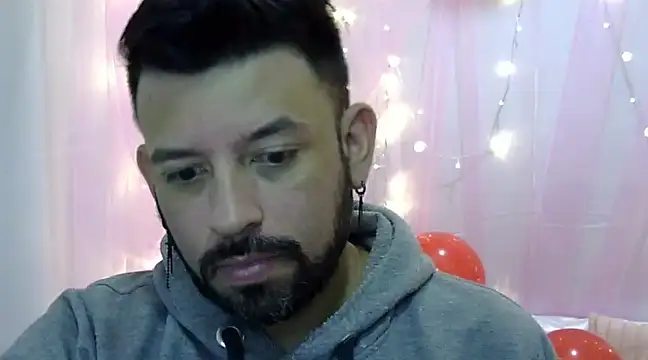 Snapshot of tonyglams chatting on February 25, 2025, 11:55 pm tonyglams online show from February 25, 2025, 11:55 pm