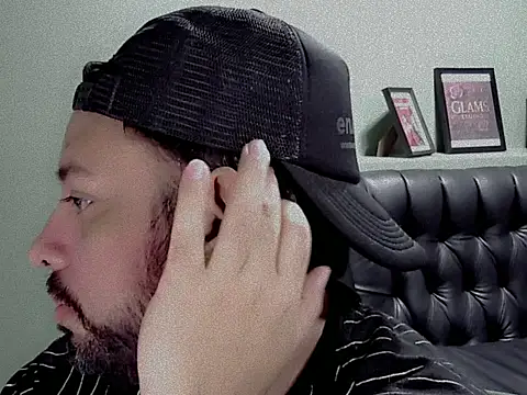 Snapshot of tonyglams chatting on October 8, 2025, 2:47 pm tonyglams online show from October 8, 2025, 2:47 pm