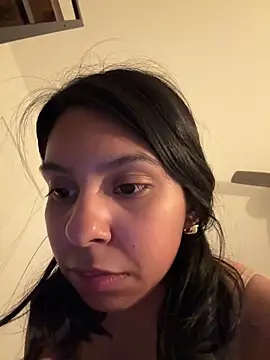 Valeedoll online show from March 6, 2026, 4:20 am