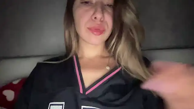 sarrah rossy online show from November 29, 2025, 11:19 pm