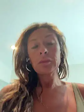bossyroxy84 online show from July 8, 2026, 3:16 pm