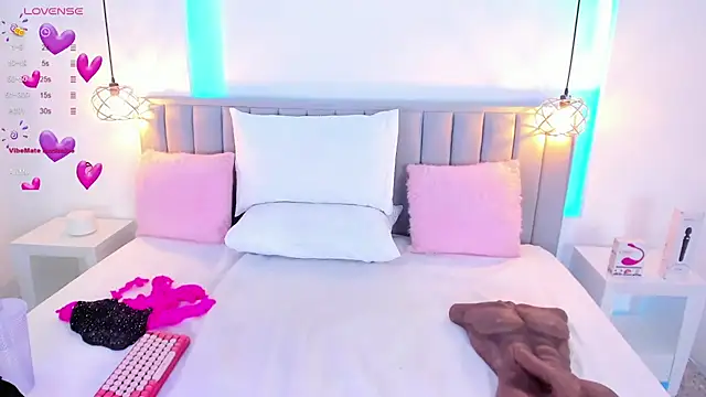 Snapshot of isolari_ chatting on January 15, 2025, 4:25 am isolari online show from January 15, 2025, 4:25 am