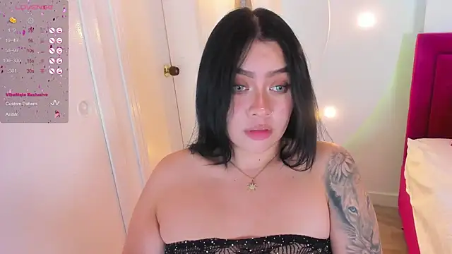 Snapshot of isolari_ chatting on February 3, 2025, 2:55 pm isolari online show from February 3, 2025, 2:55 pm