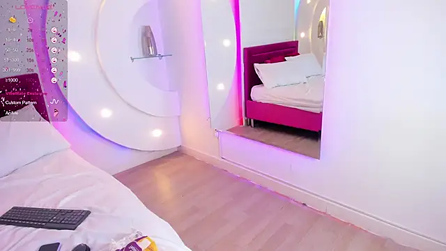 Snapshot of isolari_ chatting on February 5, 2025, 3:09 pm isolari online show from February 5, 2025, 3:09 pm