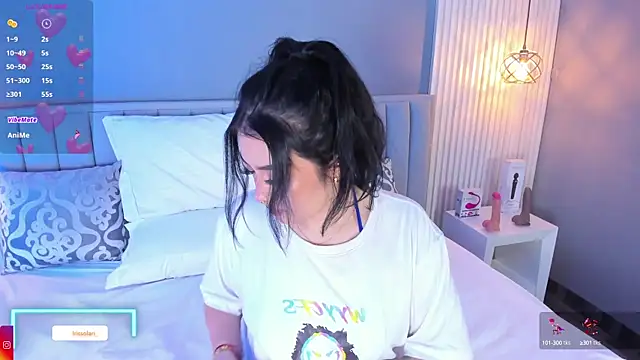 Snapshot of isolari_ chatting on March 19, 2025, 4:36 am isolari online show from March 19, 2025, 4:36 am