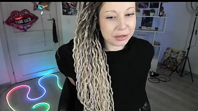 HoneySallyMoore online show from March 1, 2026, 4:53 pm