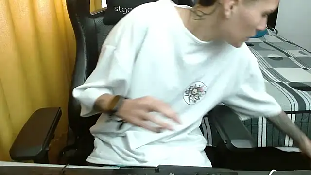 duo peludoo online show from February 18, 2026, 4:14 pm