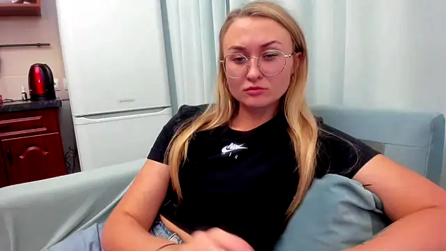 your Goddess Eva online show from September 17, 2025, 8:10 pm