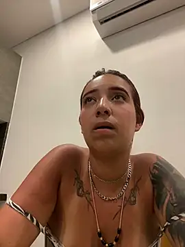 Snapshot of Scarlett-LS chatting on February 20, 2025, 1:36 am Scarlett-LS online show from February 20, 2025, 1:36 am