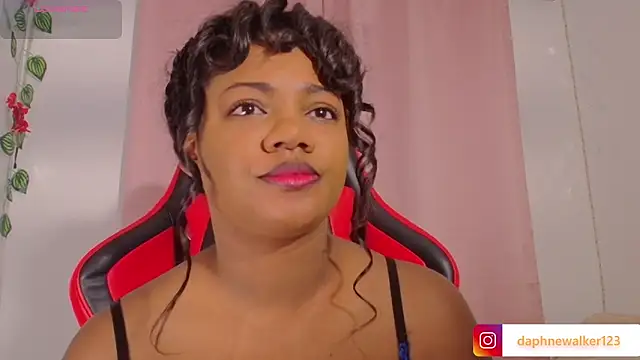 Daphnewalker   online show from February 2, 2026, 11:53 am