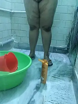 Snapshot of Lizza_boudi chatting on March 8, 2025, 9:28 am Lizza boudi online show from March 8, 2025, 9:28 am