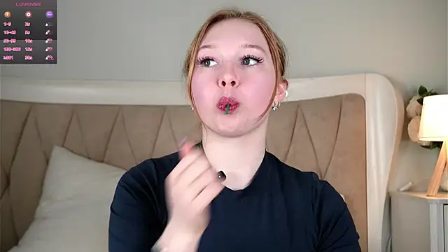 Snapshot of EdlaHames chatting on February 28, 2025, 10:09 am EdlaHames online show from February 28, 2025, 10:09 am