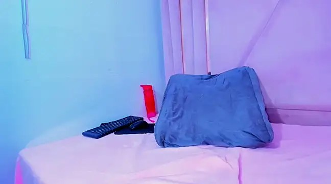 Snapshot of EvansDarling chatting on March 13, 2025, 3:39 pm EvansDarling online show from March 13, 2025, 3:39 pm