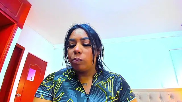 emma purple  online show from September 20, 2025, 12:17 pm