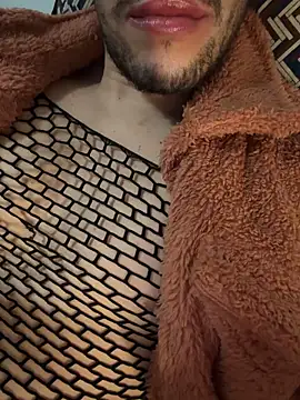 yaxxx03 online show from November 25, 2025, 7:36 pm