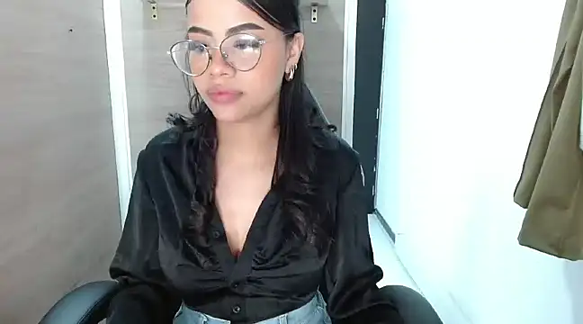 Sussan love01 online show from February 18, 2025, 2:16 pm