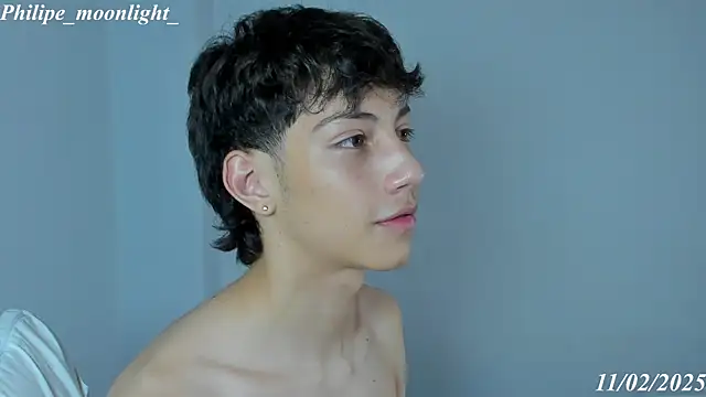 philipe moonlight  online show from February 11, 2025, 6:51 am