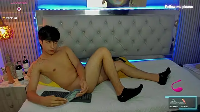 Snapshot of Estiv18_ chatting on September 29, 2025, 3:44 am Estiv18 online show from September 29, 2025, 3:44 am