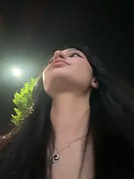 lunalovelee online show from September 8, 2025, 2:16 pm