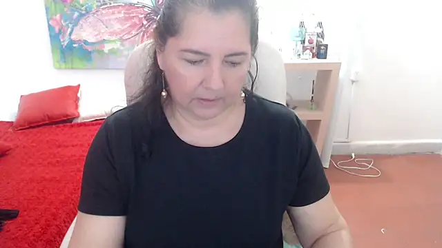 leonela 69 online show from February 24, 2026, 11:52 am