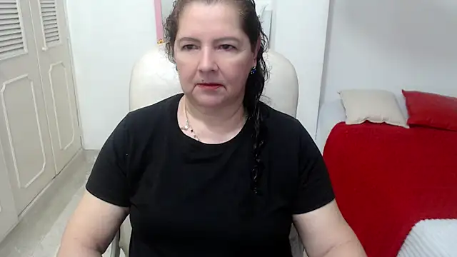 leonela 69 online show from June 2, 2026, 12:23 am