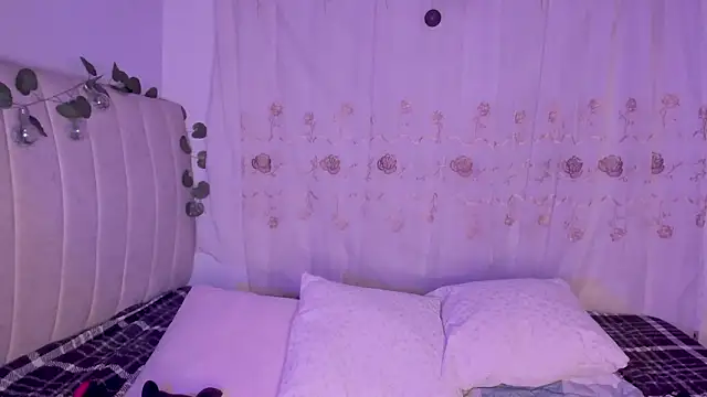 purplelilith3 online show from February 10, 2026, 3:32 am