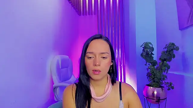 Snapshot of EmiliaRose_ chatting on March 9, 2025, 8:42 pm EmiliaRose online show from March 9, 2025, 8:42 pm