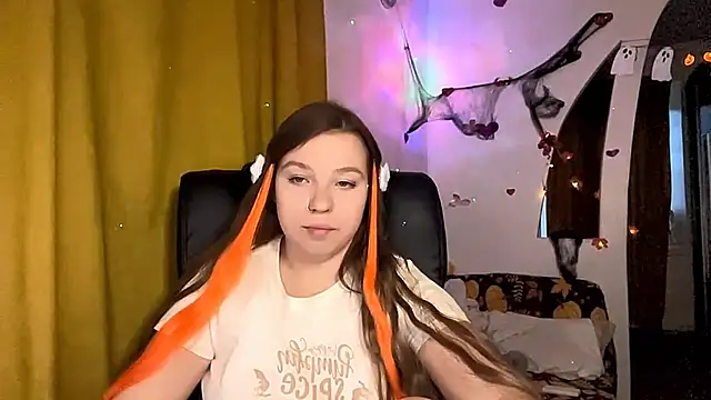 SweetAlissa18 online show from October 24, 2025, 2:46 pm