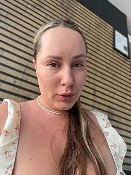 Snapshot of Mona_Plus chatting on May 31, 2026, 9:16 am Mona Plus online show from May 31, 2026, 9:16 am