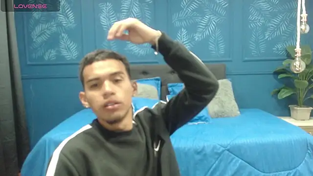 rebeka kenye online show from December 5, 2025, 7:43 pm