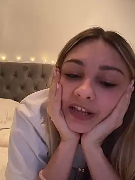 skyemorgan01 online show from February 22, 2026, 11:47 pm