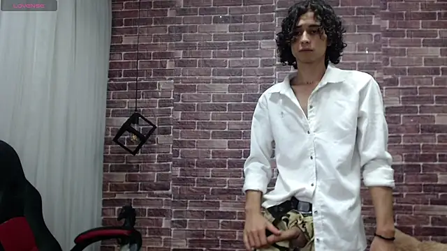 Snapshot of andrea_ocasio chatting on February 13, 2025, 1:05 pm andrea ocasio online show from February 13, 2025, 1:05 pm