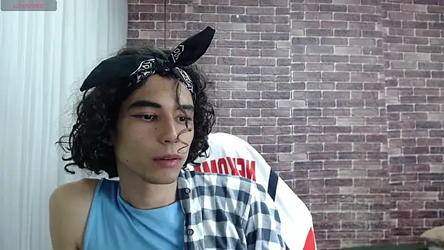 Snapshot of andrea_ocasio chatting on February 14, 2025, 1:51 pm andrea ocasio online show from February 14, 2025, 1:51 pm