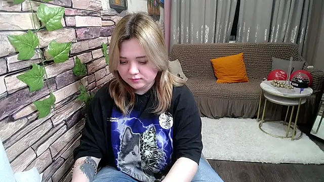 Snapshot of Finna_39 chatting on February 12, 2025, 7:56 pm Finna 39 online show from February 12, 2025, 7:56 pm