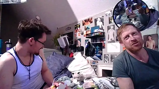 Snapshot of Sk00byJaXxX212 chatting on December 15, 2025, 5:12 am Sk00byJaXxX212 online show from December 15, 2025, 5:12 am