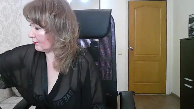 Victoria secrets  online show from March 3, 2025, 7:10 am