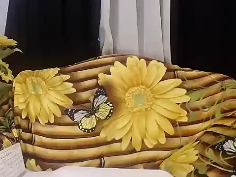 Snapshot of UrSweetClassyPinay chatting on April 17, 2026, 9:29 pm UrSweetClassyPinay online show from April 17, 2026, 9:29 pm