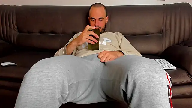 sexyhotmusclesforyou1 online show from March 2, 2025, 12:22 pm