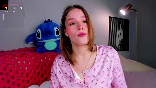 TaiteBayles online show from October 13, 2025, 1:27 am