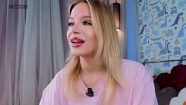 Snapshot of TaiteBayles chatting on June 23, 2026, 1:47 am TaiteBayles online show from June 23, 2026, 1:47 am