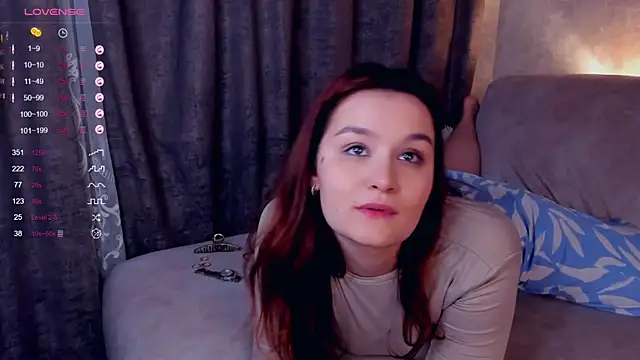 Snapshot of VeronaBlink chatting on March 10, 2025, 6:12 pm VeronaBlink online show from March 10, 2025, 6:12 pm