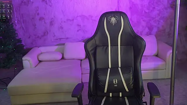 Layla Sweet  online show from December 16, 2025, 7:30 pm