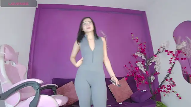 Arii moon online show from November 23, 2025, 3:23 pm