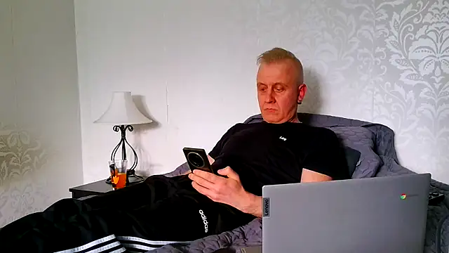 Snapshot of Teemu chatting on June 18, 2026, 3:05 pm Teemu online show from June 18, 2026, 3:05 pm