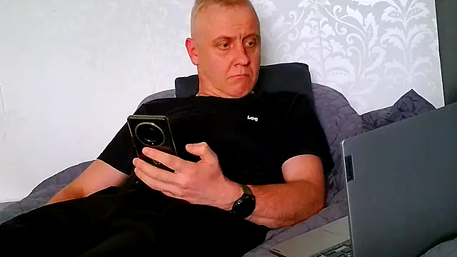 Snapshot of Teemu chatting on July 1, 2026, 2:29 pm Teemu online show from July 1, 2026, 2:29 pm