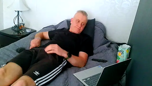 Snapshot of Teemu chatting on July 11, 2026, 3:26 pm Teemu online show from July 11, 2026, 3:26 pm