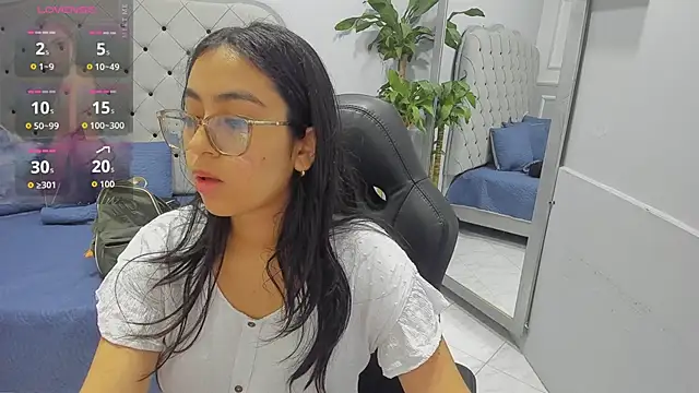 lucelly 15 online show from February 19, 2026, 11:39 am