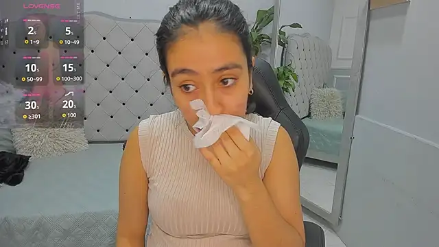 lucelly 15 online show from February 21, 2026, 11:44 am