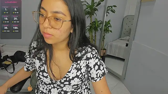 lucelly 15 online show from March 3, 2026, 11:38 am