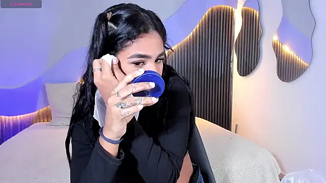 Lana Starlett online show from December 17, 2025, 4:07 am